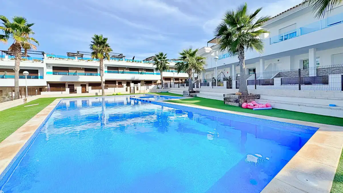 3-bedroom, 3-bathroom Modern Duplex Townhouse with Solarium and Terraces in Los Balcones, Torrevieja