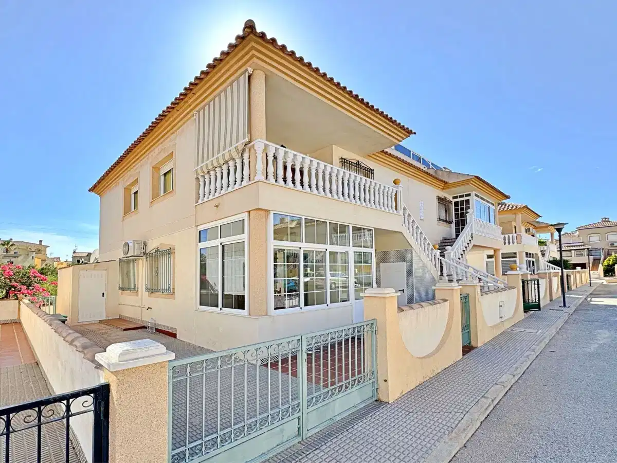 2-bedroom, 1-bathroom Bright Top-Floor Corner Bungalow with Private Solarium Near La Zenia Beach