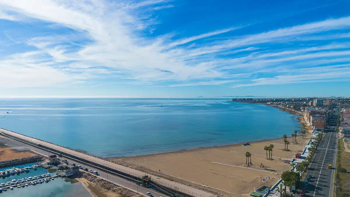 3-Bedroom, 2-Bathroom Apartment Just 100 Meters from the Sea with Terrace