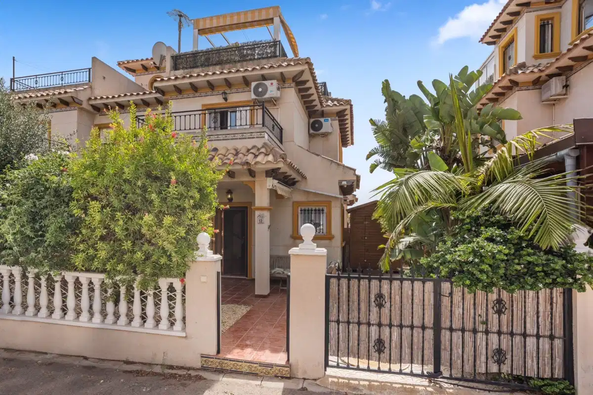 2-Bedroom, 1-Bathroom Semi-Detached Villa in La Regia, Orihuela Costa