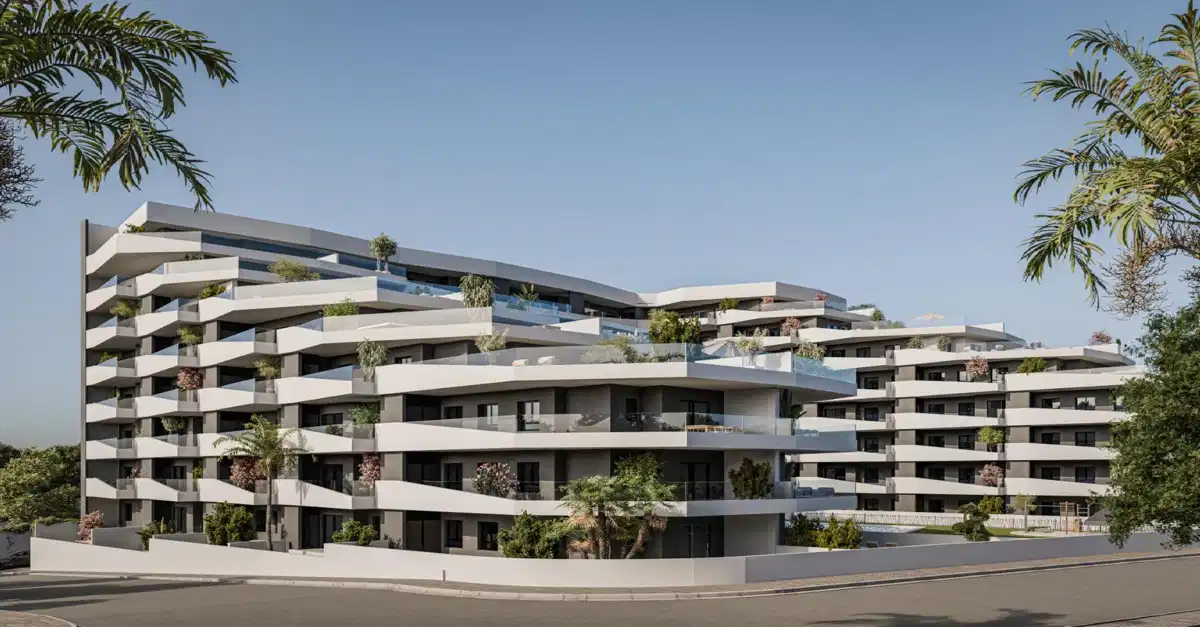 3-Bedroom, 2-Bathroom Penthouse with Spacious Terraces and Communal Pool in San Miguel de Salinas
