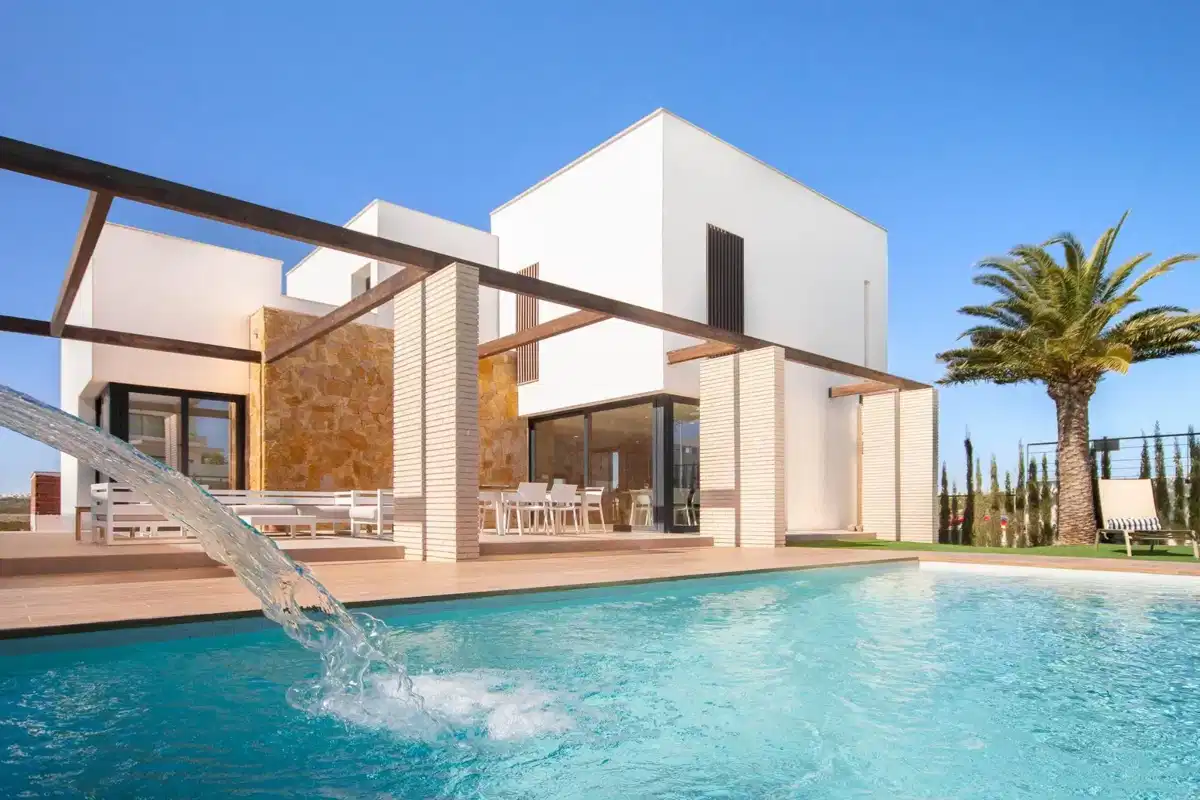 4-Bedroom, 4-Bathroom Luxury Villa Just 2 Minutes from the Beach in Campoamor