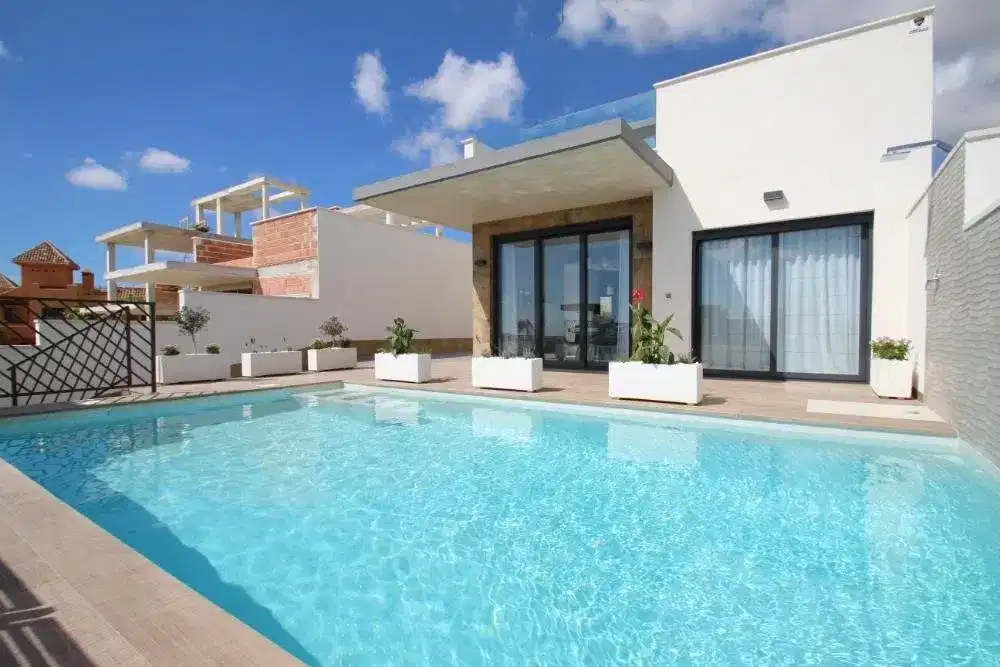 2-Bedroom, 2-Bathroom Villa with Basement, Garage, Private Pool and Solarium in Playa Honda