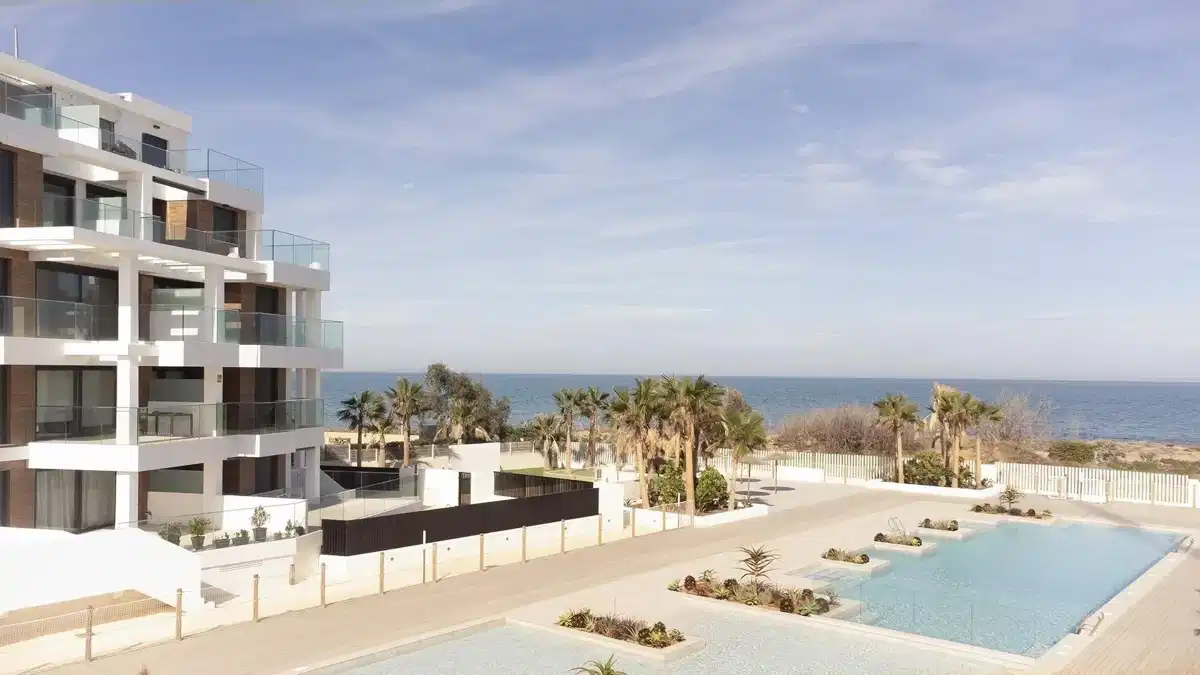 2-Bedroom, 2-Bathroom Mediterranean Ground Floor Apartment with Sea Views in L´Estanyo