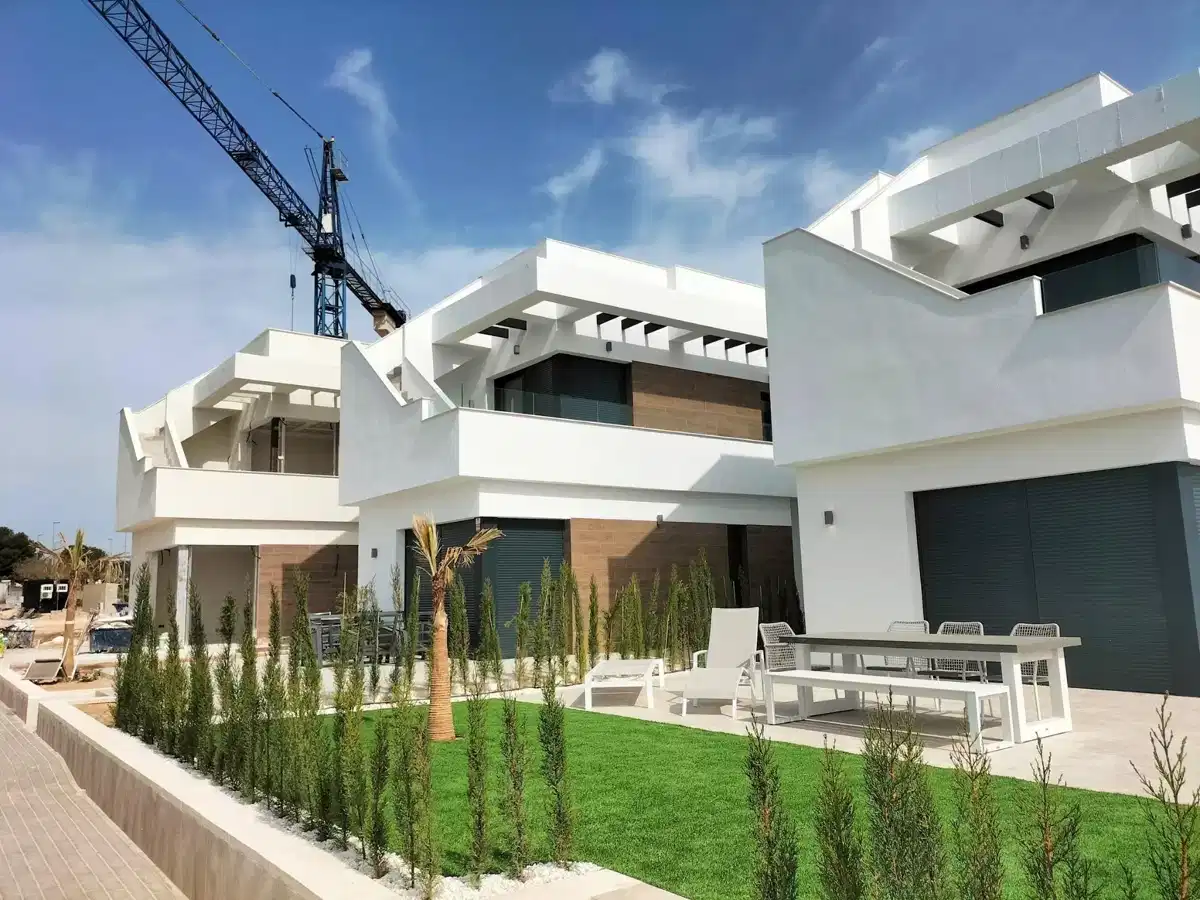 3-Bedroom, 3-Bathroom Villa with Communal Pool and Southeast Orientation in Lo Romero Golf, Pilar de la Horadada