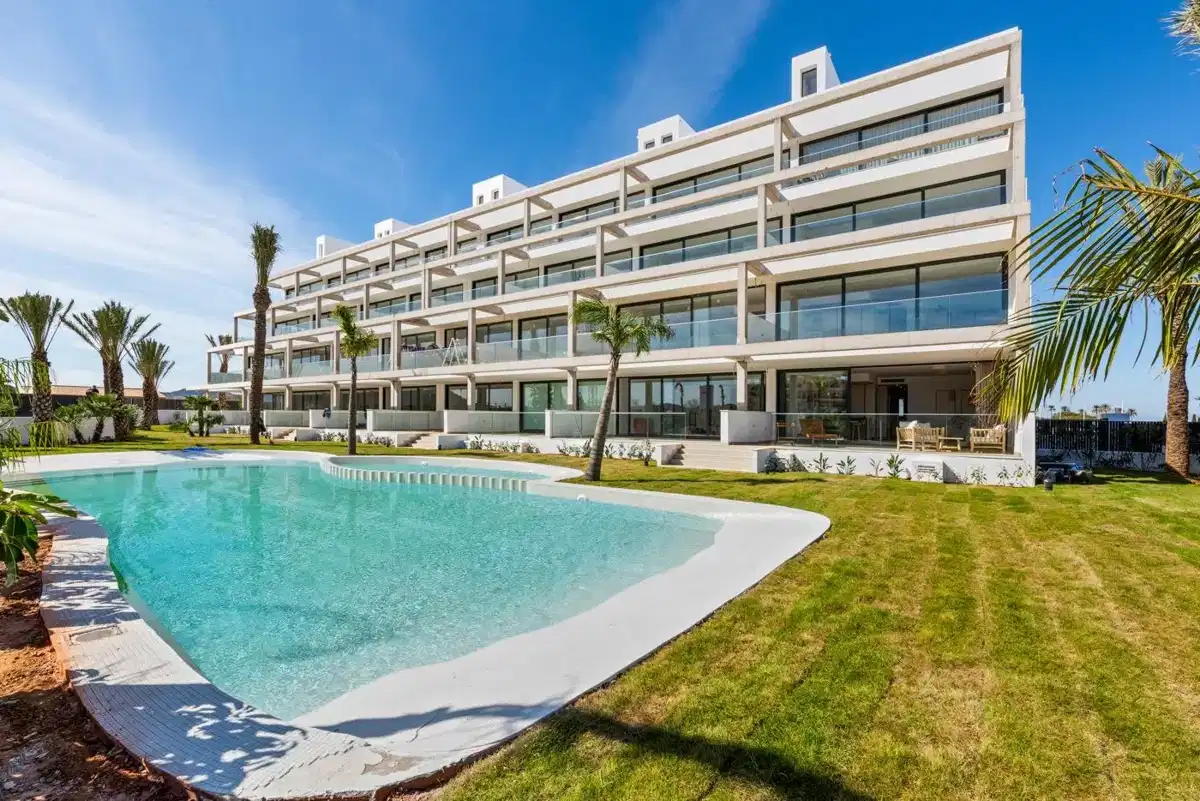 2-Bedroom, 2-Bathroom Modern Penthouse Close to Mar de Cristal Beaches