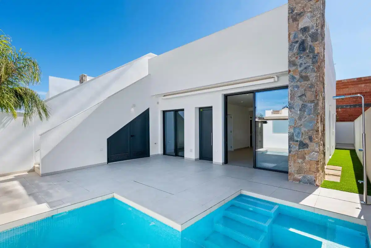 3-Bedroom, 2-Bathroom Semi-Detached Villa with Private Garden and Solarium in San Javier