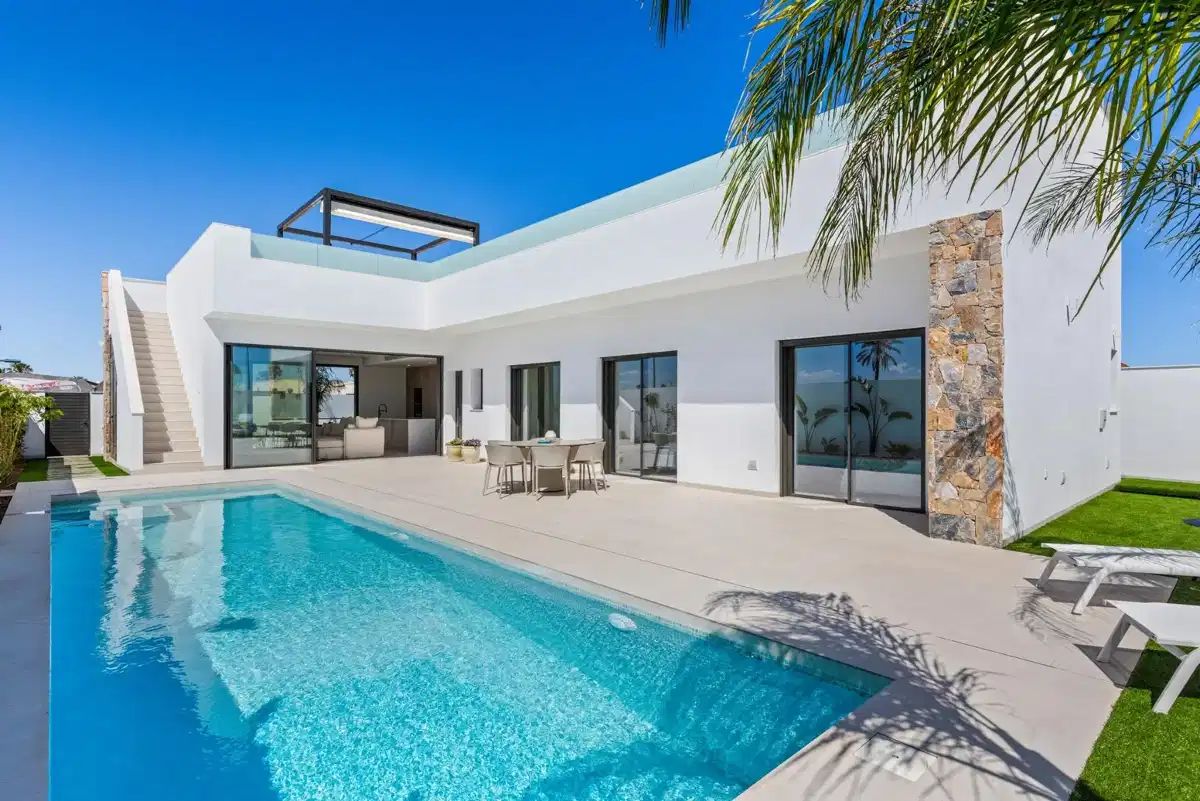 3-Bedroom, 2-Bathroom Villa with Private Garden, Pool and Solarium in San Javier
