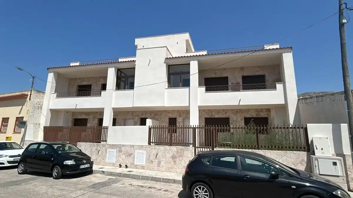 3-Bedroom, 2-Bathroom Ground Floor Bungalow with Terraces in Hondón de las Nieves
