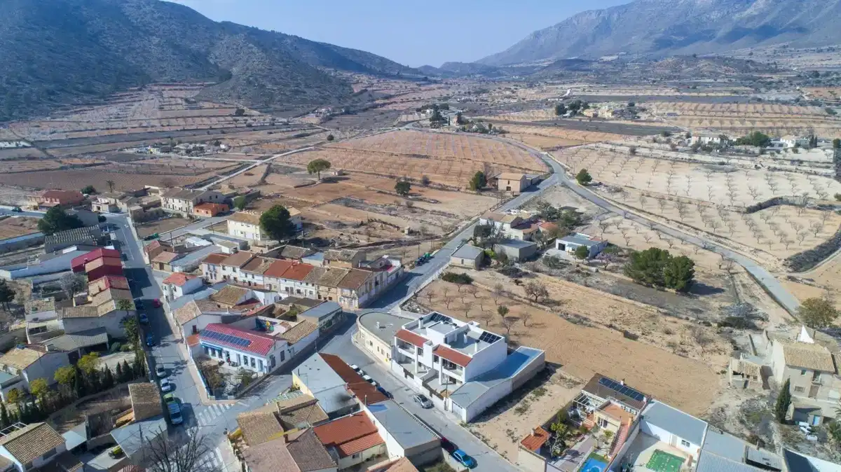 3-Bedroom, 2-Bathroom Top Floor Bungalow with Solarium in Hondón de las Nieves
