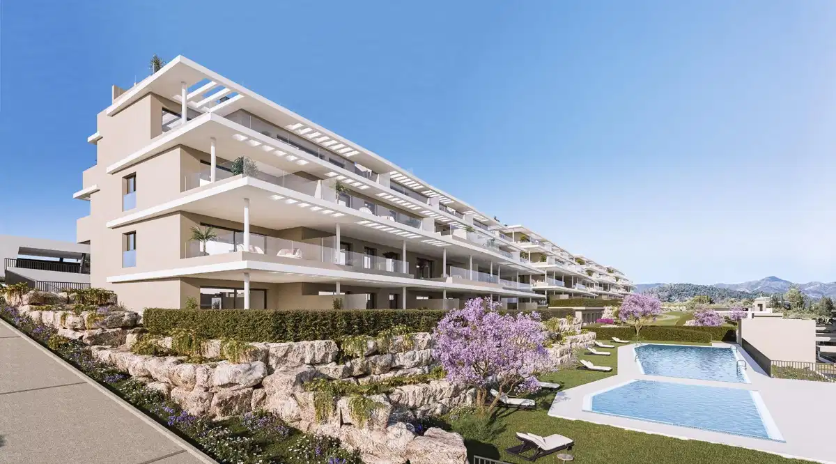 3-Bedroom, 2-Bathroom Penthouse with Expansive Terrace in Estepona