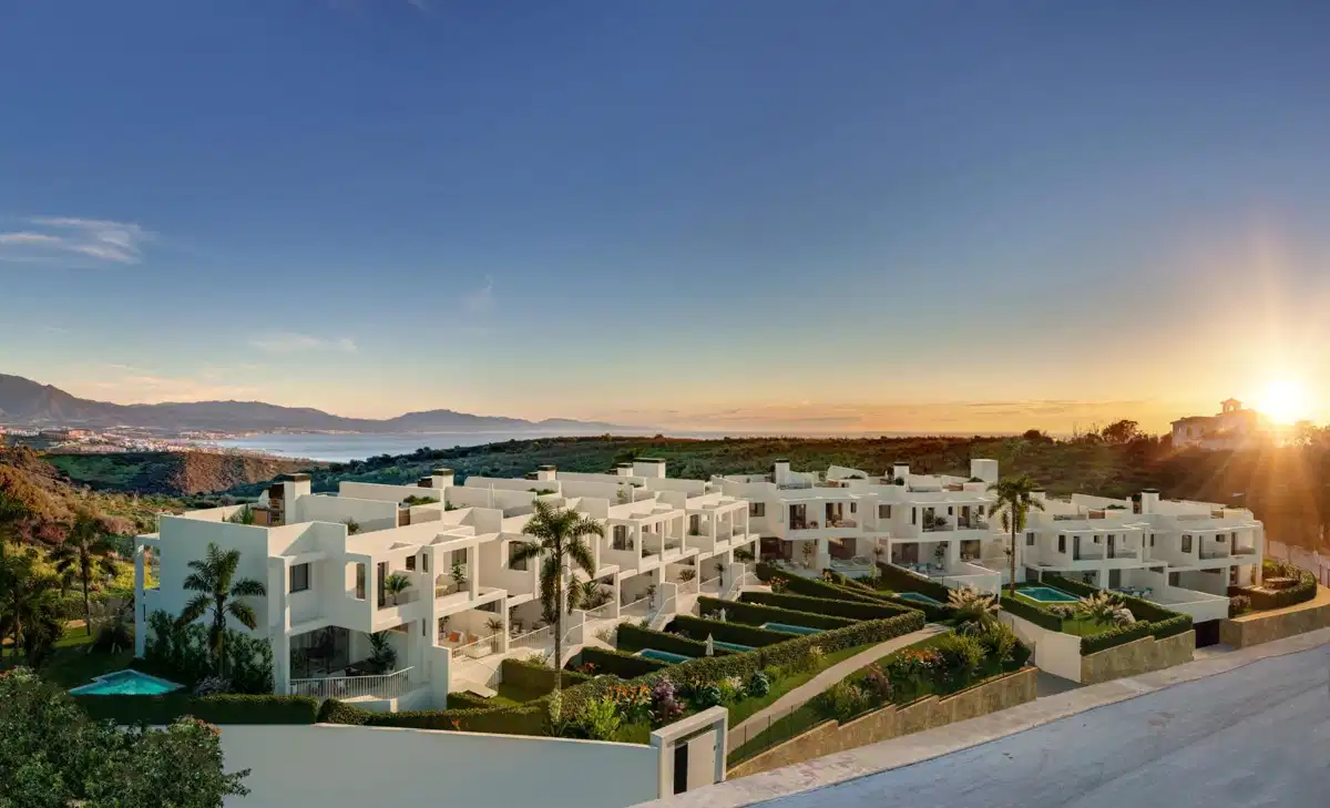 3-Bedroom, 2-Bathroom Modern Townhouse with Sea Views in Las Rocas, Manilva