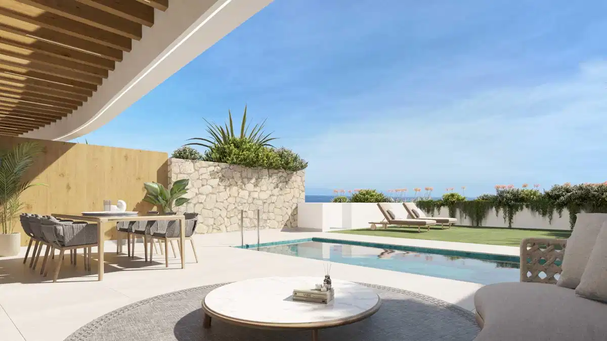 2-Bedroom, 2-Bathroom Ground Floor Apartment with Private Garden and Pool, Sea Views