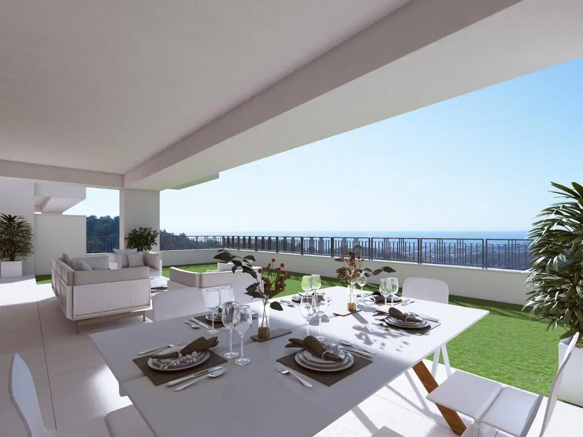 3-Bedroom, 2-Bathroom Penthouse with Panoramic Views in Istán near Marbella