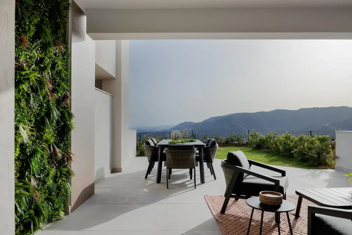 3-Bedroom, 2-Bathroom Townhouse with Panoramic Views in Istán near Marbella