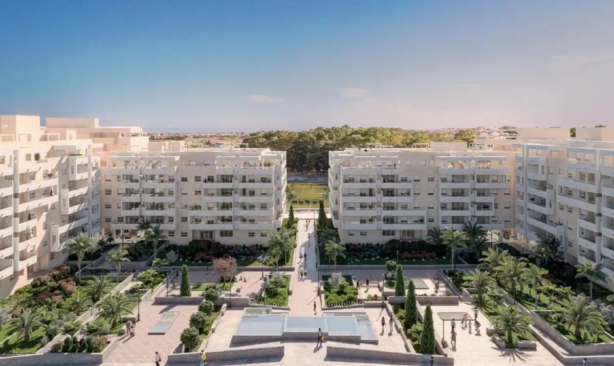 3-Bedroom, 2-Bathroom Apartment with Rooftop Pool and Panoramic Views in Nueva Andalucía