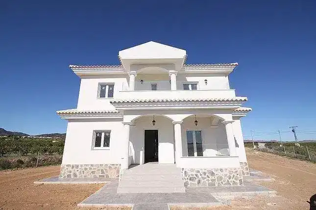 4-Bedroom, 3-Bathroom New Build Villas in Pinoso with Customizable Design