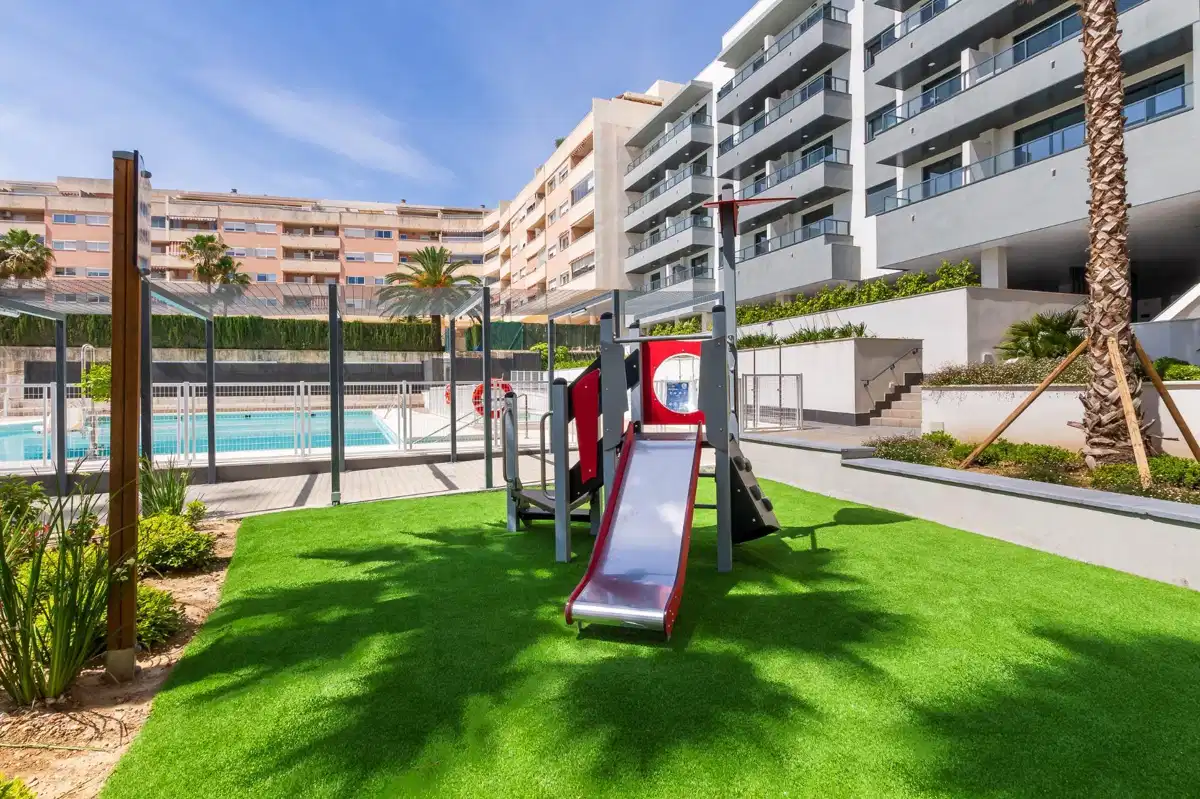3-Bedroom, 2-Bathroom Ground Floor Apartment with Terrace and Storage in Las Lagunas de Mijas