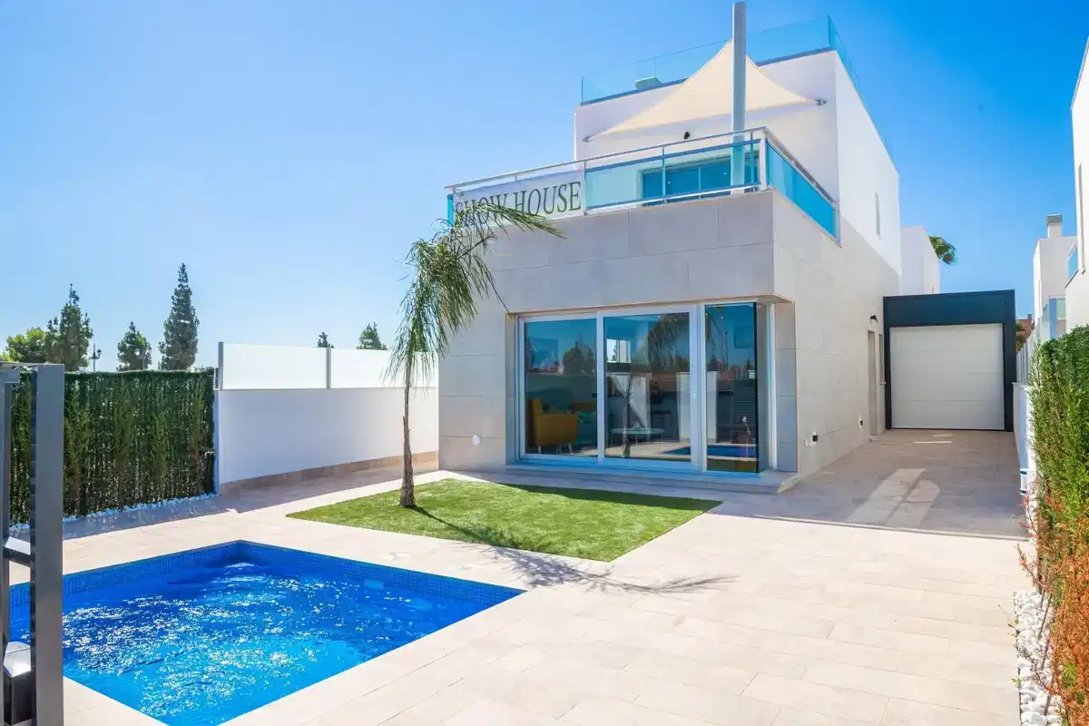 3-Bedroom, 2-Bathroom New Build Villa with Private Garden and Pool in Los Alcázares