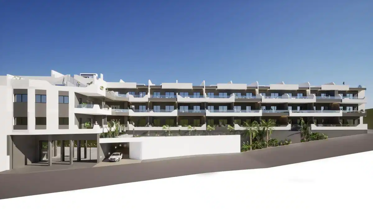 4-Bedroom, 2-Bathroom Ground Floor Apartment in Benijofar with Spacious Terrace