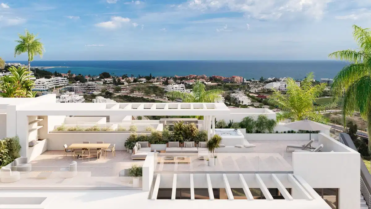 3-Bedroom, 2-Bathroom Penthouse with Expansive Terraces and Underground Parking in Estepona