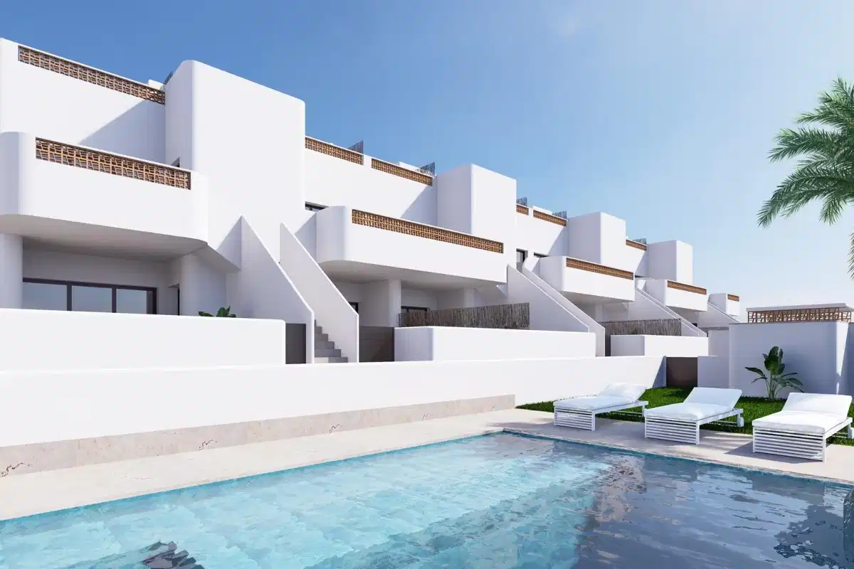 3-Bedroom, 2-Bathroom Top Floor Bungalow with Solarium in Dolores, Alicante