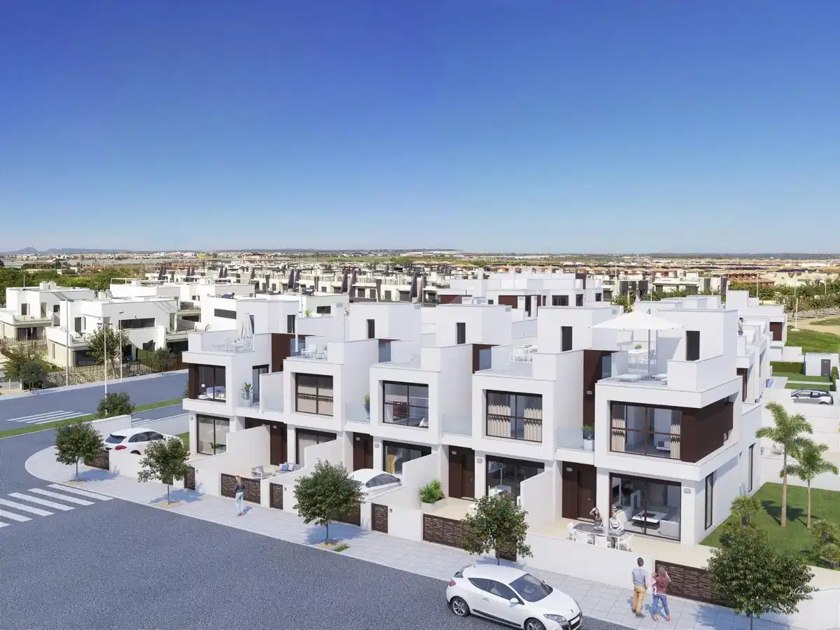 3-Bedroom, 2-Bathroom Modern Town House 200m from Las Higuericas Beach in Torre de la Horadada