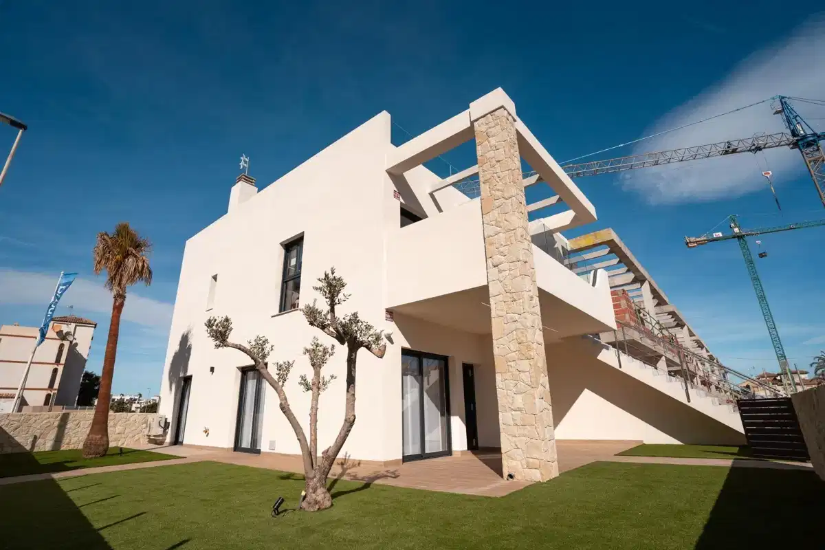 2-Bedroom, 2-Bathroom Top Floor Bungalow with Solarium in Pilar de la Horadada