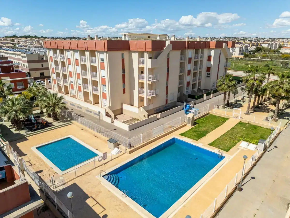 2-Bedroom, 2-Bathroom Renovated Ground Floor Apartment in Lomas de Cabo Roig