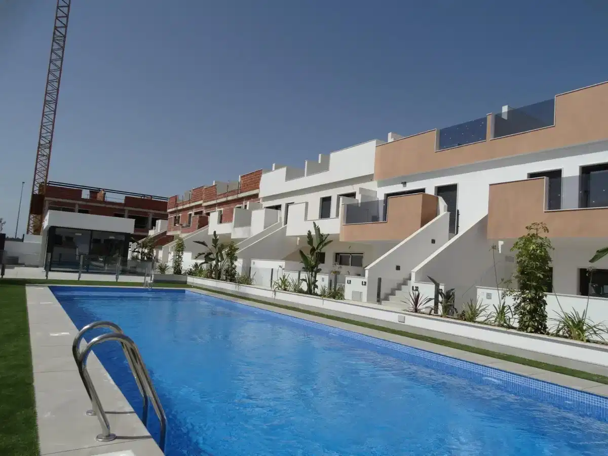3-Bedroom, 2-Bathroom Modern Ground Floor Bungalow with Private Garden in Pilar de la Horadada