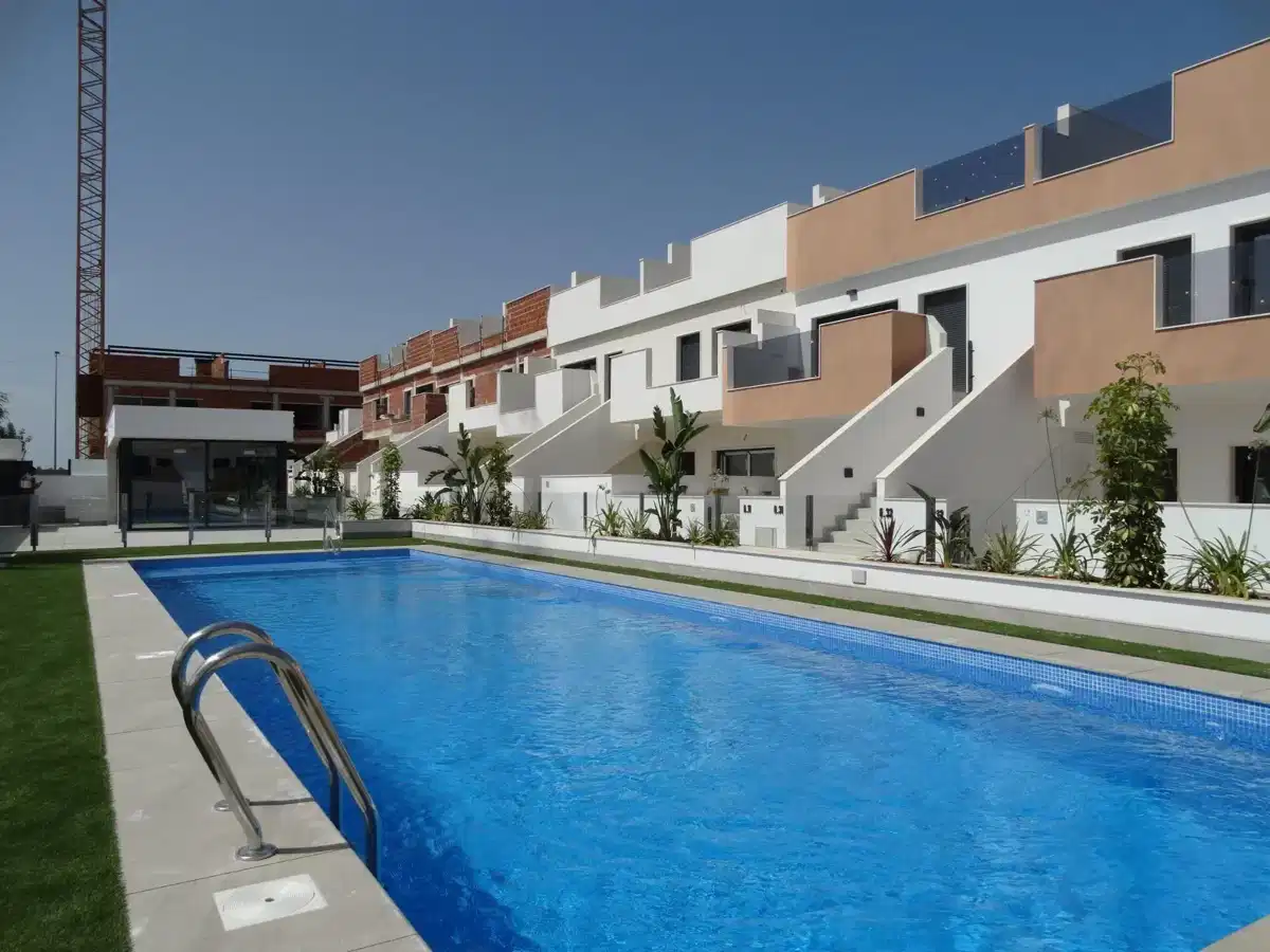 3-Bedroom, 2-Bathroom Top Floor Bungalow with Solarium in Pilar de la Horadada