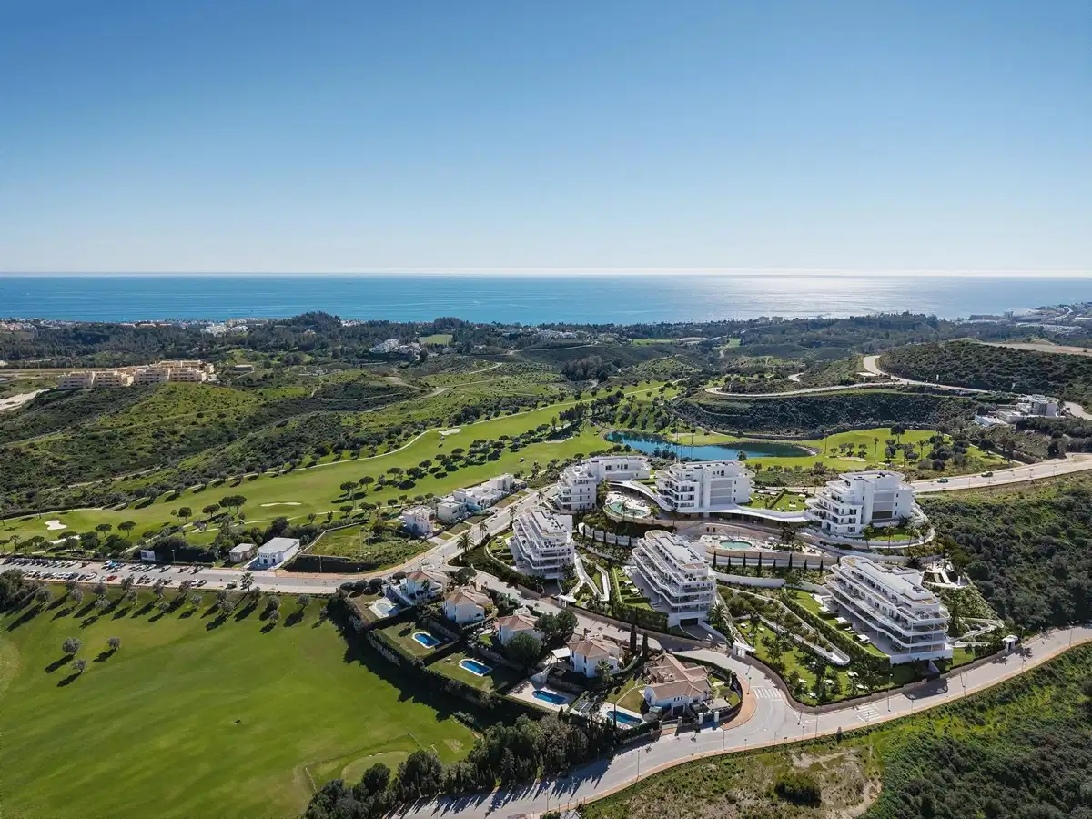 2-Bedroom, 2-Bathroom Ground Floor Apartment with Sea, Golf, and Mountain Views in Cerrado del Águila, Mijas