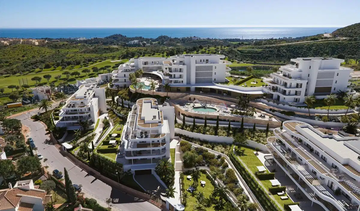 1-Bedroom, 1-Bathroom Luxury Apartment with Sea and Golf Views in Cerrado del Águila Golf, Mijas