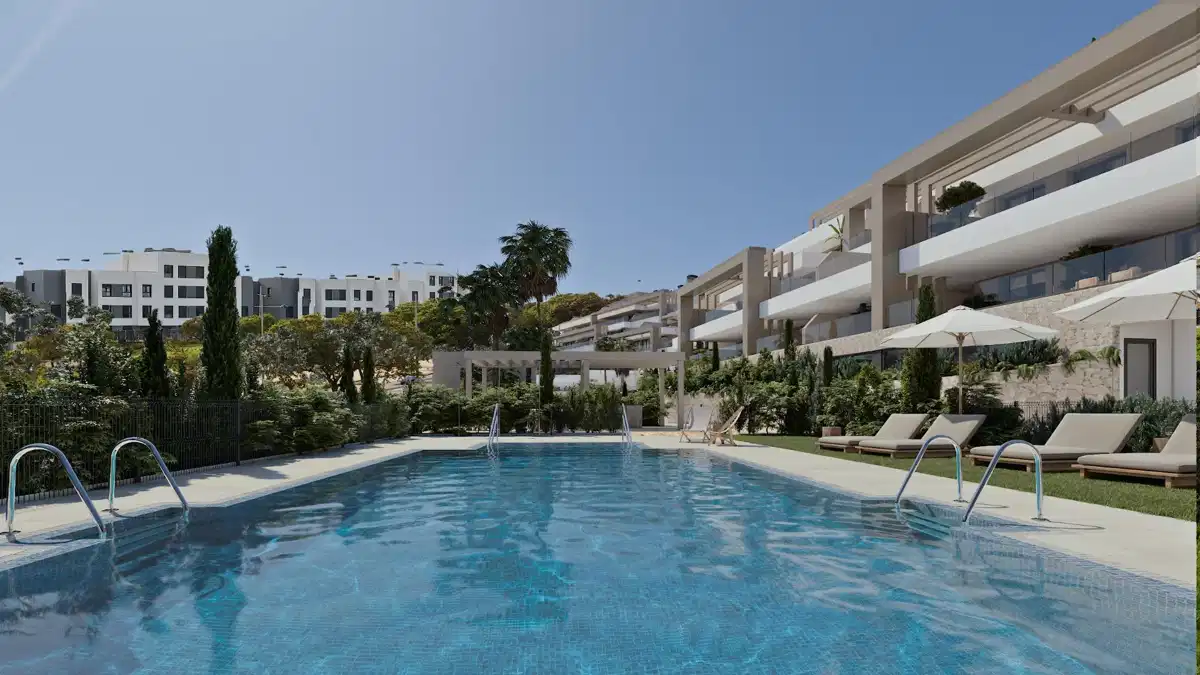 3-Bedroom, 2-Bathroom Ground Floor Apartment with Panoramic Sea Views in Estepona