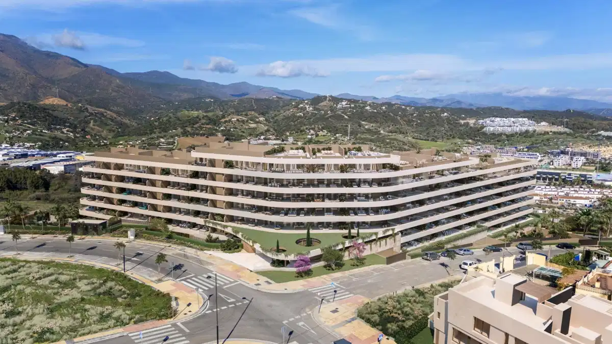 3-Bedroom, 2-Bathroom Ground Floor Apartment with Sea Views in Estepona’s Las Mesas