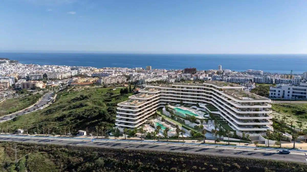 1-Bedroom, 1-Bathroom Ground Floor Apartment with Sea Views in Estepona’s Las Mesas