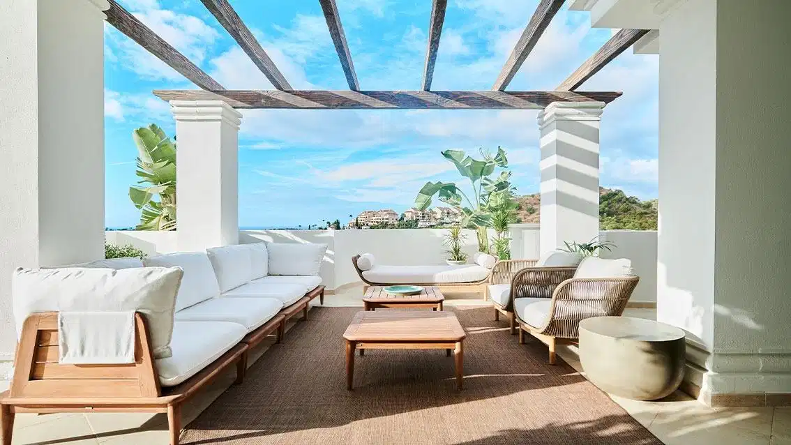 2-Bedroom, 2-Bathroom Penthouse with Resort-Style Amenities in Nueva Andalucía, Marbella