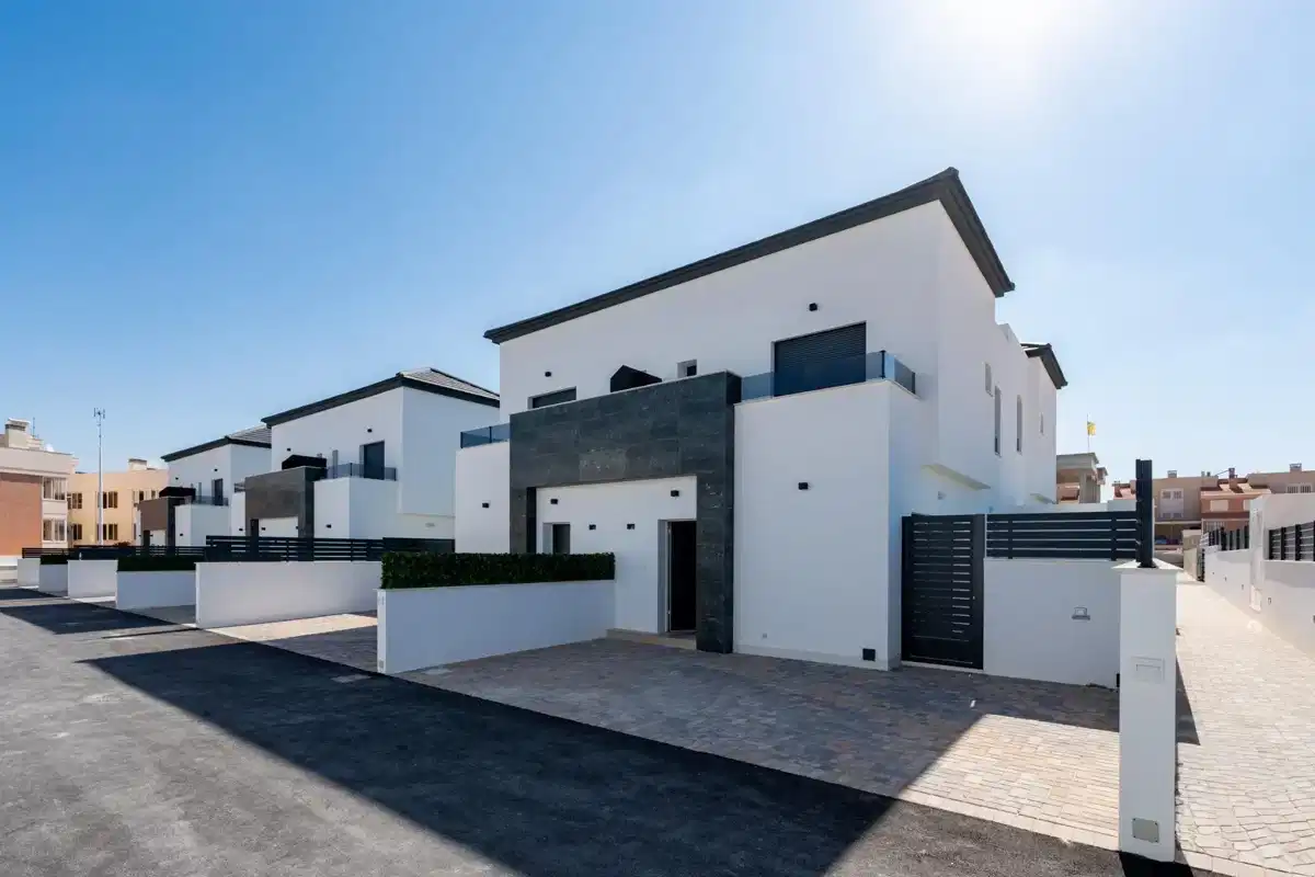 3-Bedroom, 2-Bathroom Bungalows in Exclusive Gran Alacant Residential