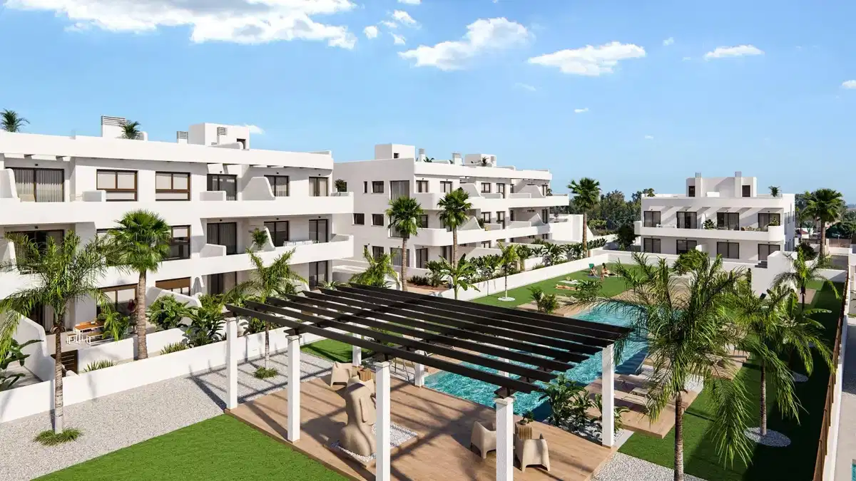 3-Bedroom, 2-Bathroom Ground Floor Apartment with Private Garden and Communal Pool in Los Alcazares