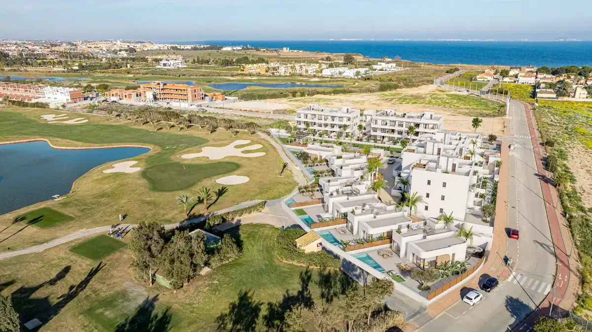 3-Bedroom, 2-Bathroom Modern Apartment Near Serena Golf and Mar Menor, Los Alcazares