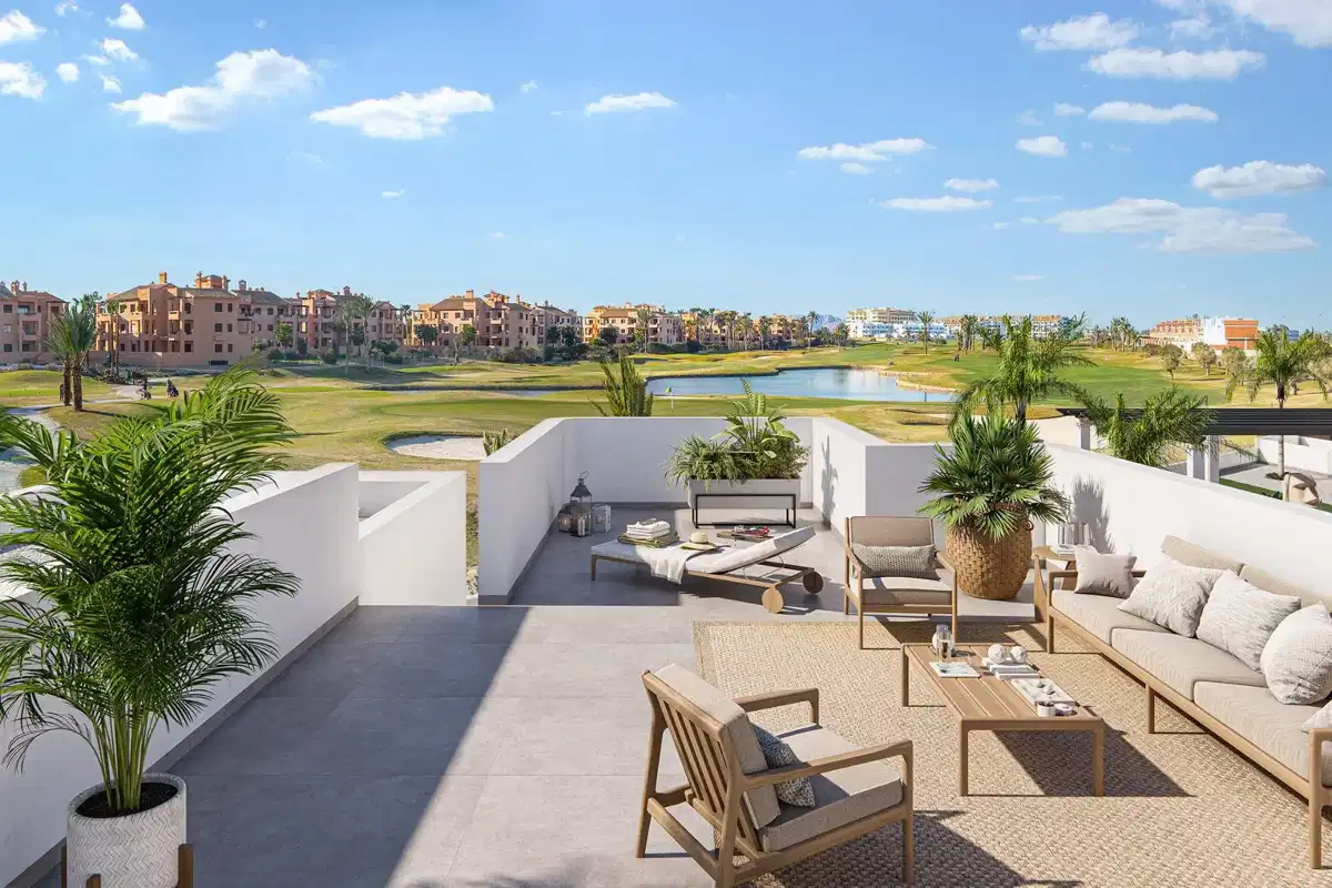 3-Bedroom, 2-Bathroom Penthouse with Private Solarium in Los Alcazares Near Serena Golf