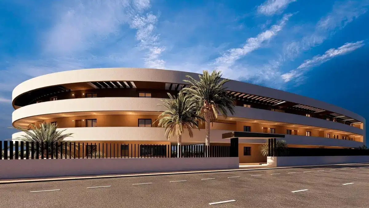 3-Bedroom, 2-Bathroom Luxury Golf Front Apartment Near the Sea in Los Alcazares