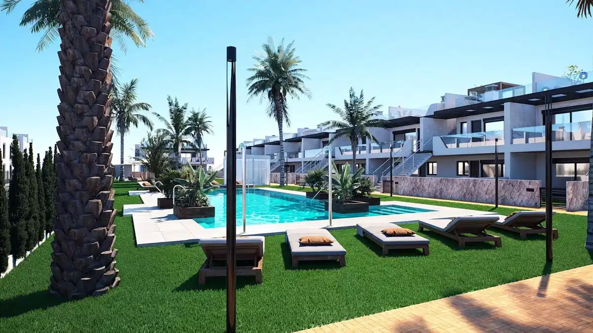3-Bedroom, 2-Bathroom Modern Ground Floor Bungalow with Private Garden in Pilar de la Horadada