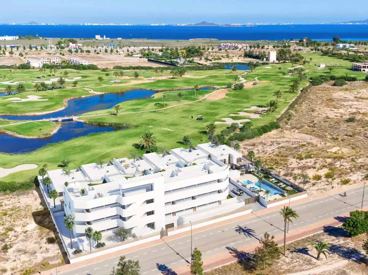 2-Bedroom, 2-Bathroom Modern Apartment Frontline Golf in Los Alcazares