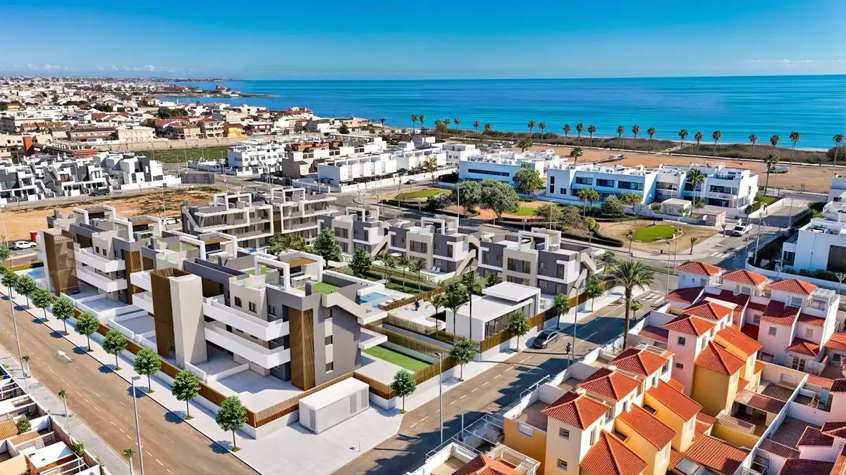 3-Bedroom, 2-Bathroom Luxury Ground Floor Apartment 150m from Las Higuericas Beach