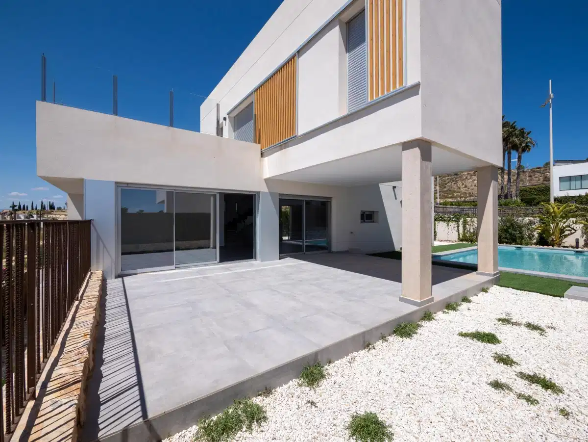 4-Bedroom, 3-Bathroom Modern Villa with Golf Views in La Finca, Algorfa
