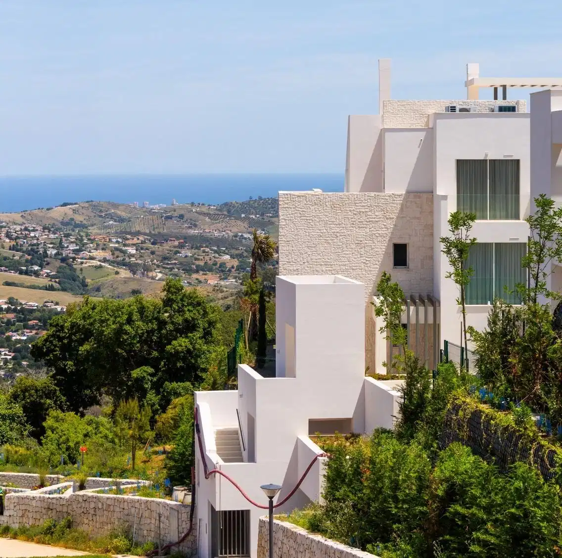 3-Bedroom, 3-Bathroom Luxury Apartment with Panoramic Sea Views in El Soto de Marbella