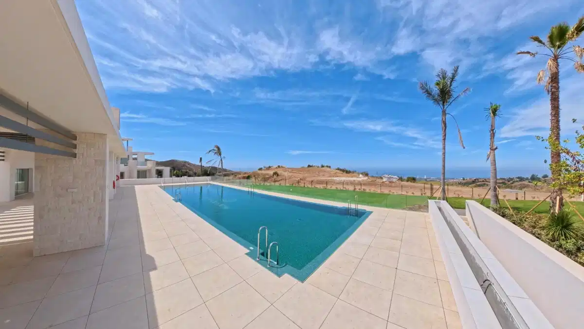 3-Bedroom, 2-Bathroom Penthouse with Panoramic Sea Views in El Soto de Marbella