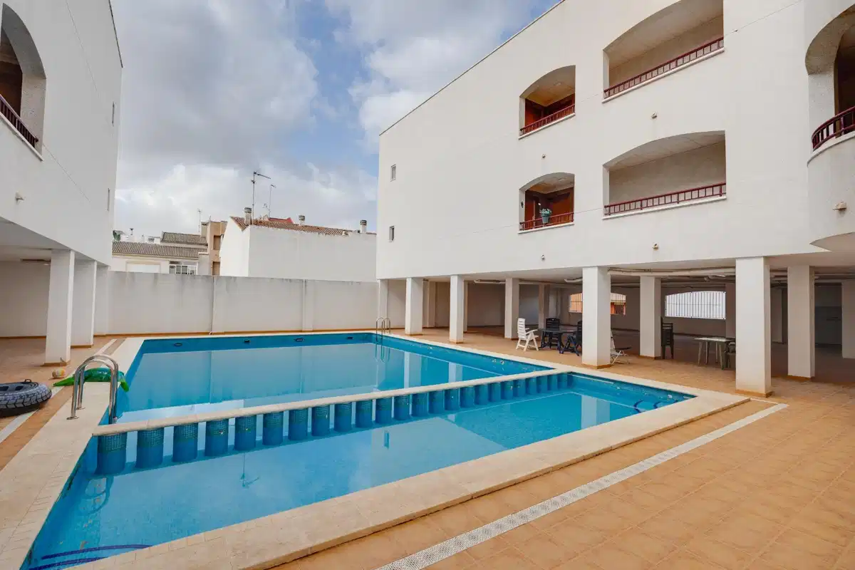 3-Bedroom, 2-Bathroom Renovated Ground Floor Apartment in Central San Fulgencio with Communal Pool