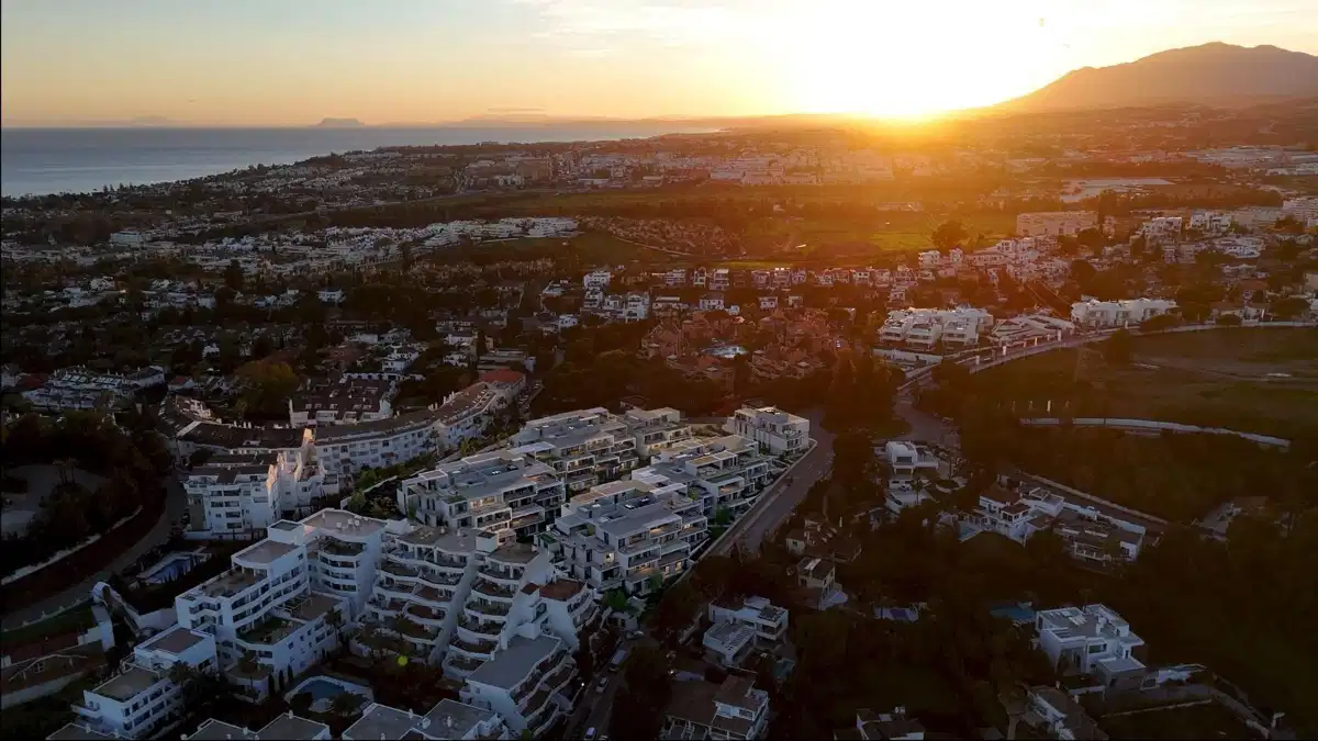 2-Bedroom, 2-Bathroom Duplex Penthouse with Panoramic Sea and Mountain Views in Nueva Andalucía, Marbella